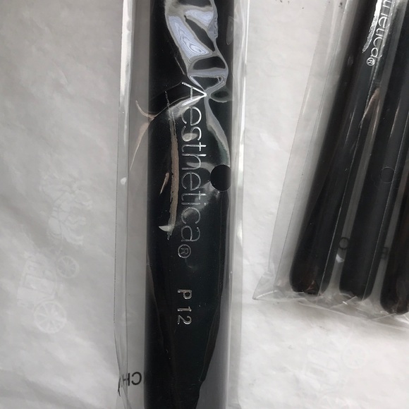 Aesthetica Face & eye makeup brushes - Picture 4 of 4